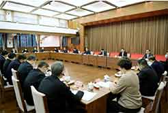 李強(qiáng)指出要讓上海持續(xù)彰顯美、追求高顏值、暖的表情